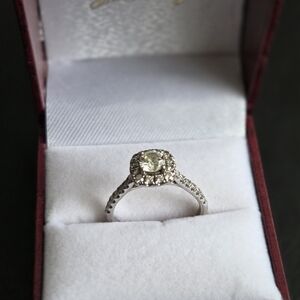 NEW WOMENS 14 K WHITE GOLD WITH 1 CT GENUINE DIAMONDS ENGAGEMENT RING SIZE 8.5
